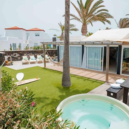 Villa Maluhia Frente Al Mar Y Jacuzzi Corralejo Exterior photo
